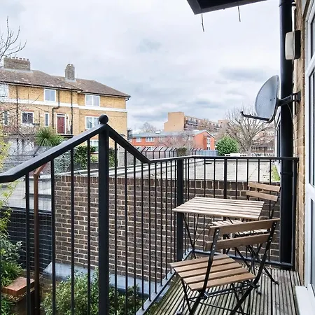 Chic 3 Bed Apartment Near London Bridge With Balcony Exterior photo